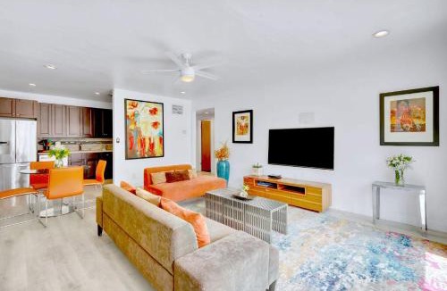 Hendricks and Venice Isles Apartment | Orange Dream on the Water