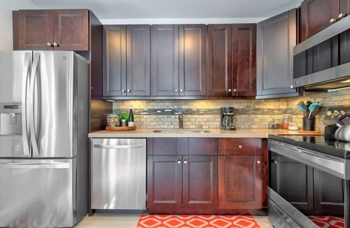 Hendricks and Venice Isles Apartment | Orange Dream on the Water