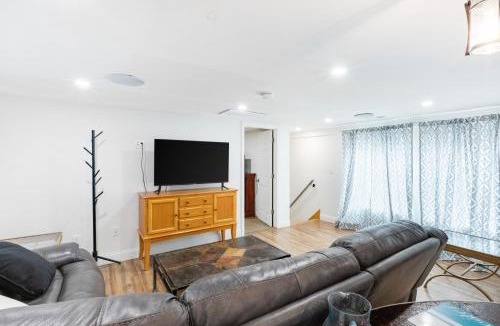 Orange House | Orange NJ 2BR Duplex | Walk to Train + 2BA