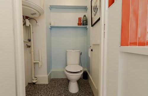 Quartier Chorier-Berriat Apartment | Orange Pastel - T2 cosy proche de la gare, GEM, Palais de justice