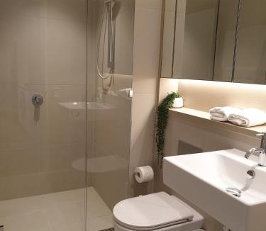 Docklands Apartment | Orange Stay at Collins Wharf