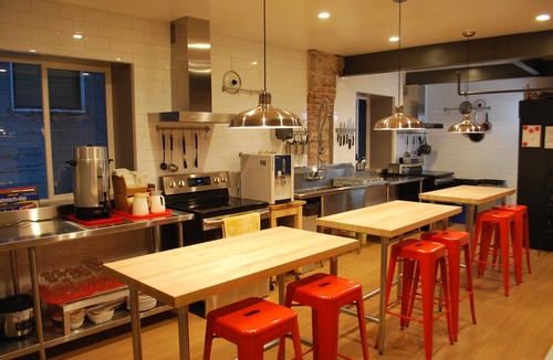 Theater District Hostel | Orange Village Hostel