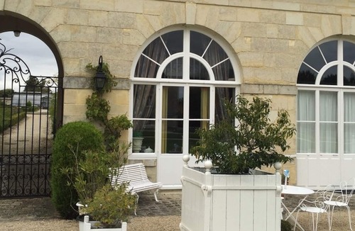 Ocquerre Apartment | Orangerie Chateau La Trousse