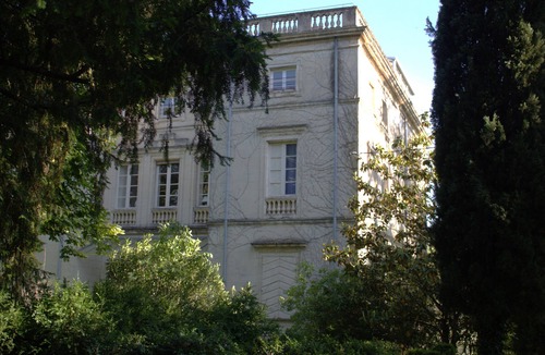 Vallabrix House | Orangery at the foot of a château
