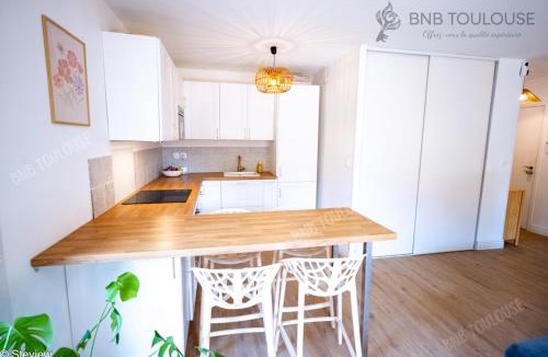 Castelnau-d'Estretefonds Apartment | ORBIS - "Le Chic Castel'nid" - Clim - Parking - Terrasse - WiFi