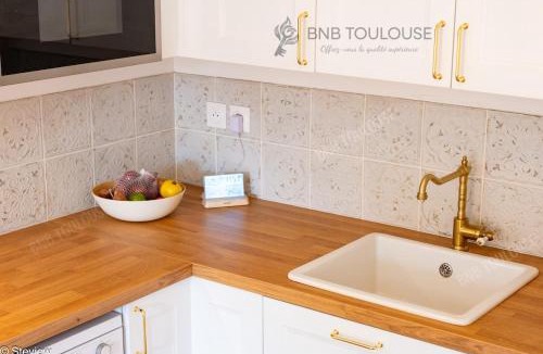 Castelnau-d'Estretefonds Apartment | ORBIS - "Le Chic Castel'nid" - Clim - Parking - Terrasse - WiFi
