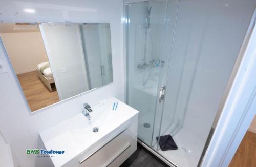 Tournefeuille Apartment | ORBIS - "Le Gaston douillet" - Clim - WiFi - Plein centre - Cour intérieure