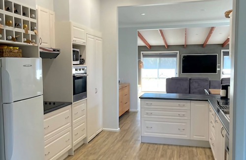 Orbost House | Orbost House - Large sleeps 10+