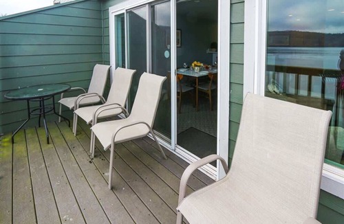 Adelma Beach House | Orca Oasis Condo Stunning Views Over Discovery Bay