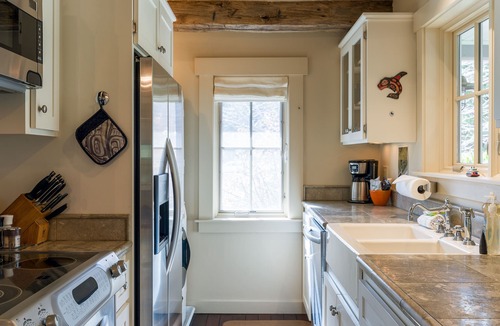 Eastsound Cottage | Orcas Island, Crescent Beach Cottage #252