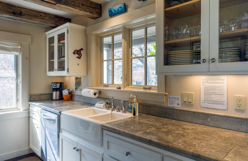 Eastsound Cottage | Orcas Island, Crescent Beach Cottage #252