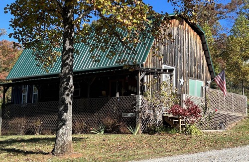 Henry House | Orchard Acres Farm Barnhouse