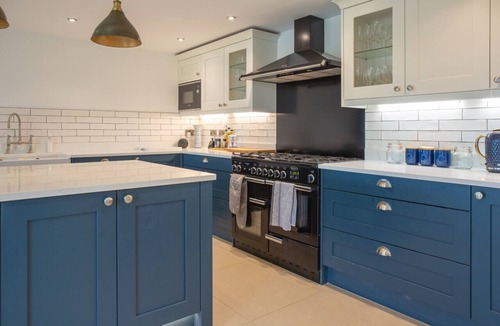 Cropthorne House | Orchard Barn - 4 BD Barn Conversion with Stunning Views