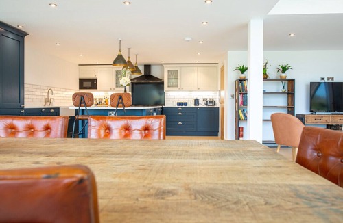 Cropthorne House | Orchard Barn - 4 BD Barn Conversion with Stunning Views