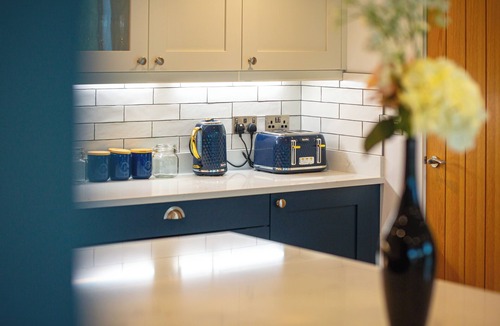 Pershore House | Orchard Barn-Luxury 4 BD Barn Conversion