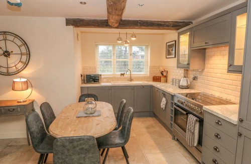 Forsbrook Cottage | ORCHARD BARN, pet friendly, luxury holiday cottage in Fulford