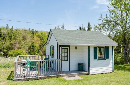 Hubbards Cabin | Orchard Cabin #4 - Hubbards Beach