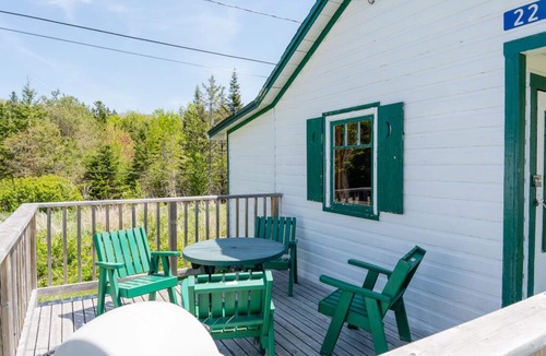 Hubbards Cabin | Orchard Cabin #4 - Hubbards Beach