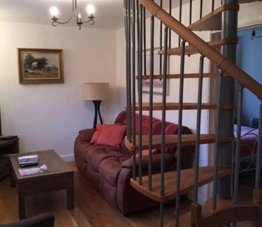 Upper Harbledown House | Orchard Cottage