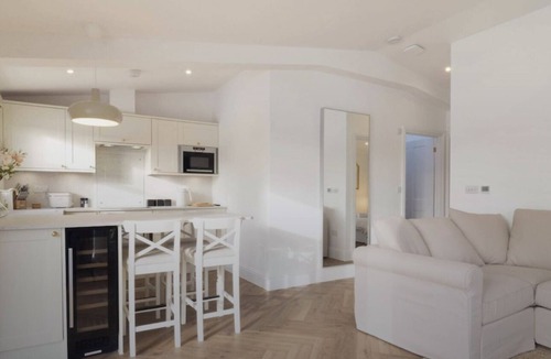 Etchinghill House | Orchard Cottage