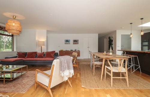 West Lydford House | ORCHARD END, pet friendly, with open fire in Glastonbury