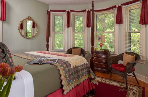 Lovingston Bed & Breakfast | Orchard House B&B