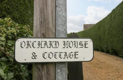 Malmesbury House | Orchard House Cottage