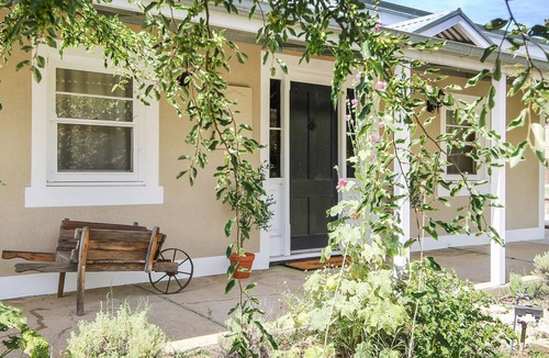 Beechworth House | Orchard House - Gorge Views