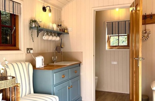 Chilworth Cabin | Orchard Hut - Surrey Hills
