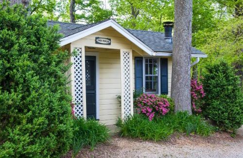 Saluda Bed & Breakfast | Orchard Inn