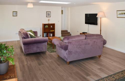 Broadwindsor Apartment | Orchard Lodge