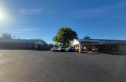 Spring Brook Hotel | Orchard Park Motel