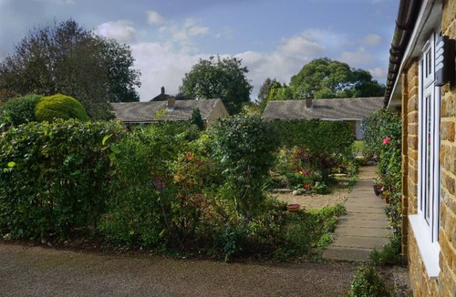 Hook Norton Apartment | Orchard Road Studio Apartment