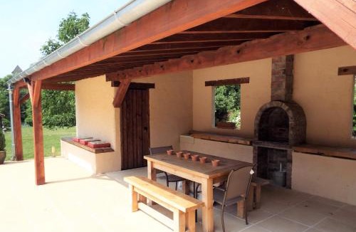 Asnieres sur Vegre House | Orchard View Gite