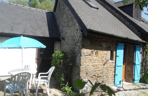 Couesmes-Vauce House | Orchard View Gite