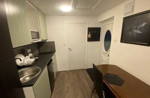 Openshaw House | Orchid luxury studio bungalow !