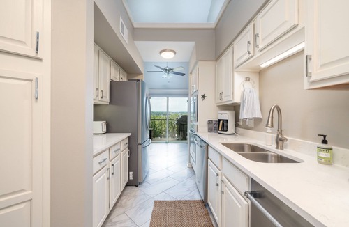 Lake Hamilton Condo | Orchid On The Water - w/Boat Slip On Lake Hamilton!