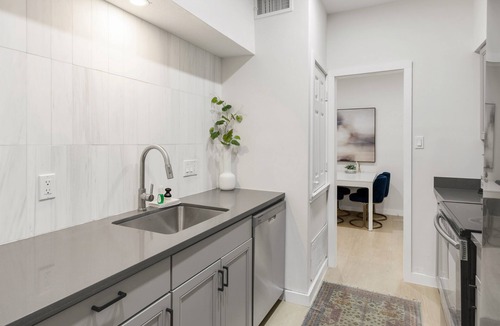 Northgate Apartment | Orchid: Studio Apt, 4 Minute Walk to A&M