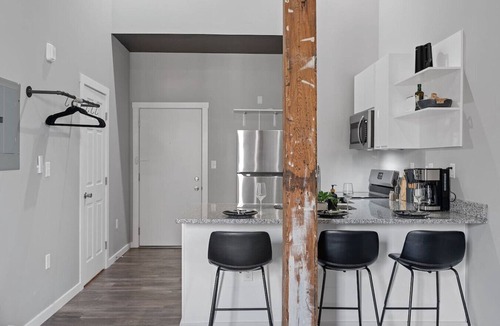 Oregon District Apartment | Oregon District I Spacious I Free Parking