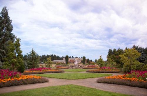 Silverton Cabin | Oregon Garden Resort