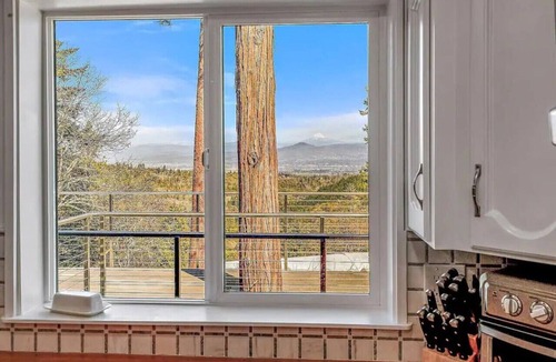 Jacksonville House | Oregon Mountain Chalet!