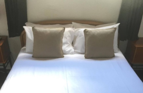 Orewa Hotel | Orewa Pillows Lodge