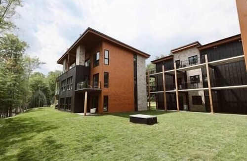 Orford Apartment | Orford Landmarks #114 SPA/SKI
