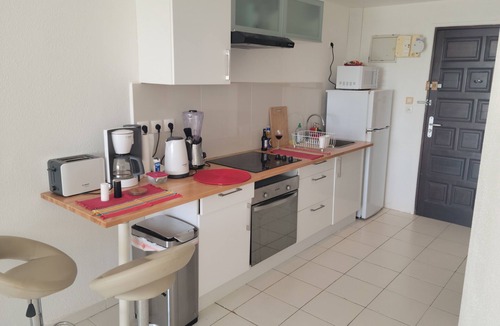 Orient Bay Apartment | Orient Bay Beach Studio, Full Ocean View, Balcony, King Bed, Sofa, Kitchen