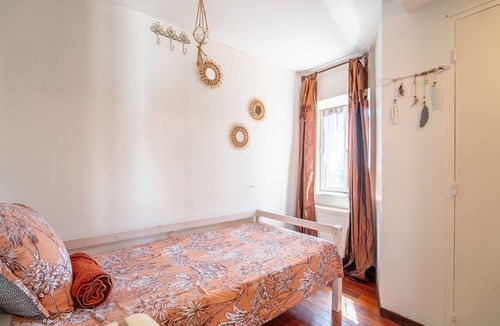 Villeneuve-les-Montreal Bed & Breakfast | 'Oriental' Room with Shared Pool, Wi-Fi and Air Conditioning - Villeneuve-lès-Montréal