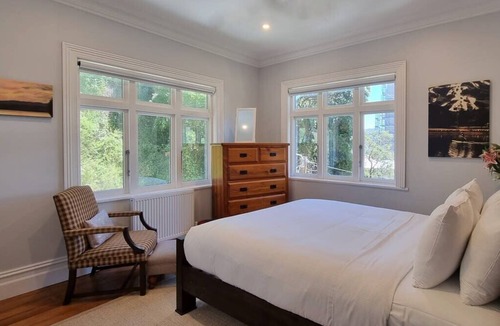 Oriental Bay Apartment | Oriental Bay Oasis ft Free Parking