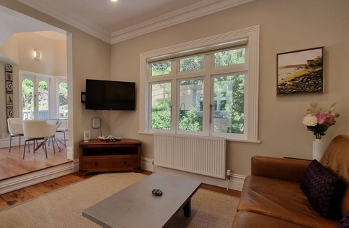 Oriental Bay Apartment | Oriental Bay Oasis ft Free Parking