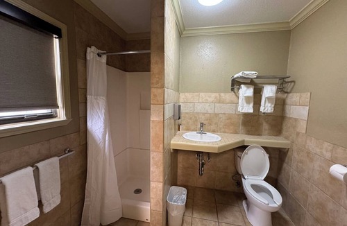 Clear Creek Hotel | Oriental Hotel