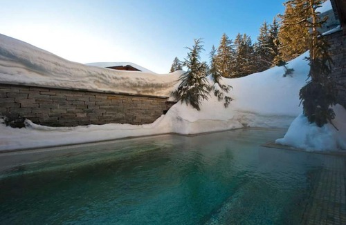 Icogne Ski Chalet | Oriental Inspired Chalet in the Mountains