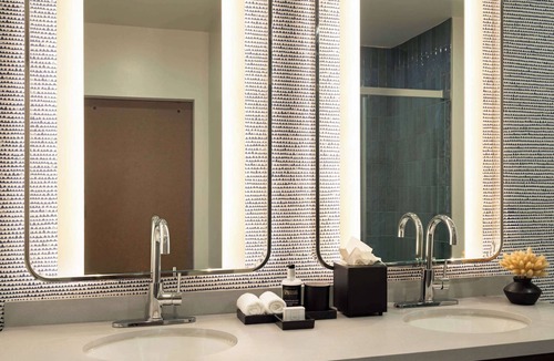 Kansas City Hotel | Origin Kansas City Riverfront, a Wyndham Hotel